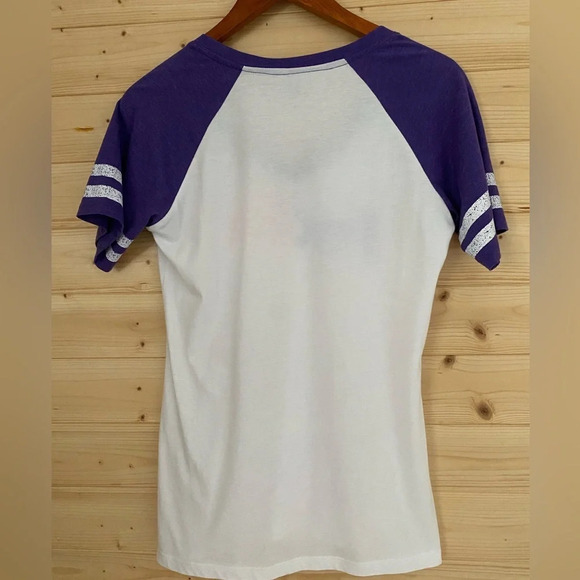 NEW RAGLAN Women’s Small White Purple Orange Logo V-Neck Tee - Picture 3 of 8